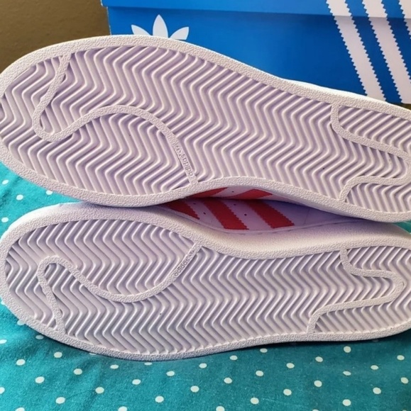 Adidas Shell toe sneakers. - Picture 5 of 6